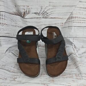 Cliffs Black And Brown Sandals